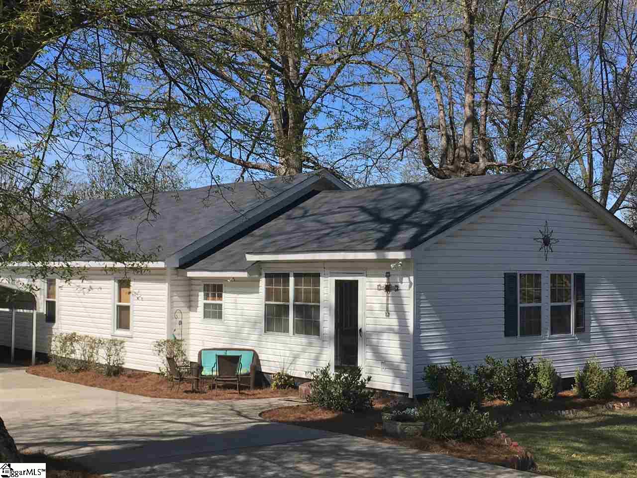 2213 East Lee Road Taylors, SC 29687 - Photo 1 of 22 Gallery Image 1