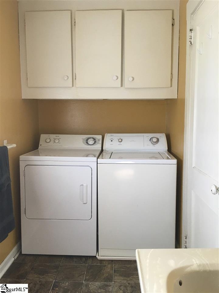 2213 East Lee Road Taylors, SC 29687 - Photo 12 of 22 Gallery Image 12