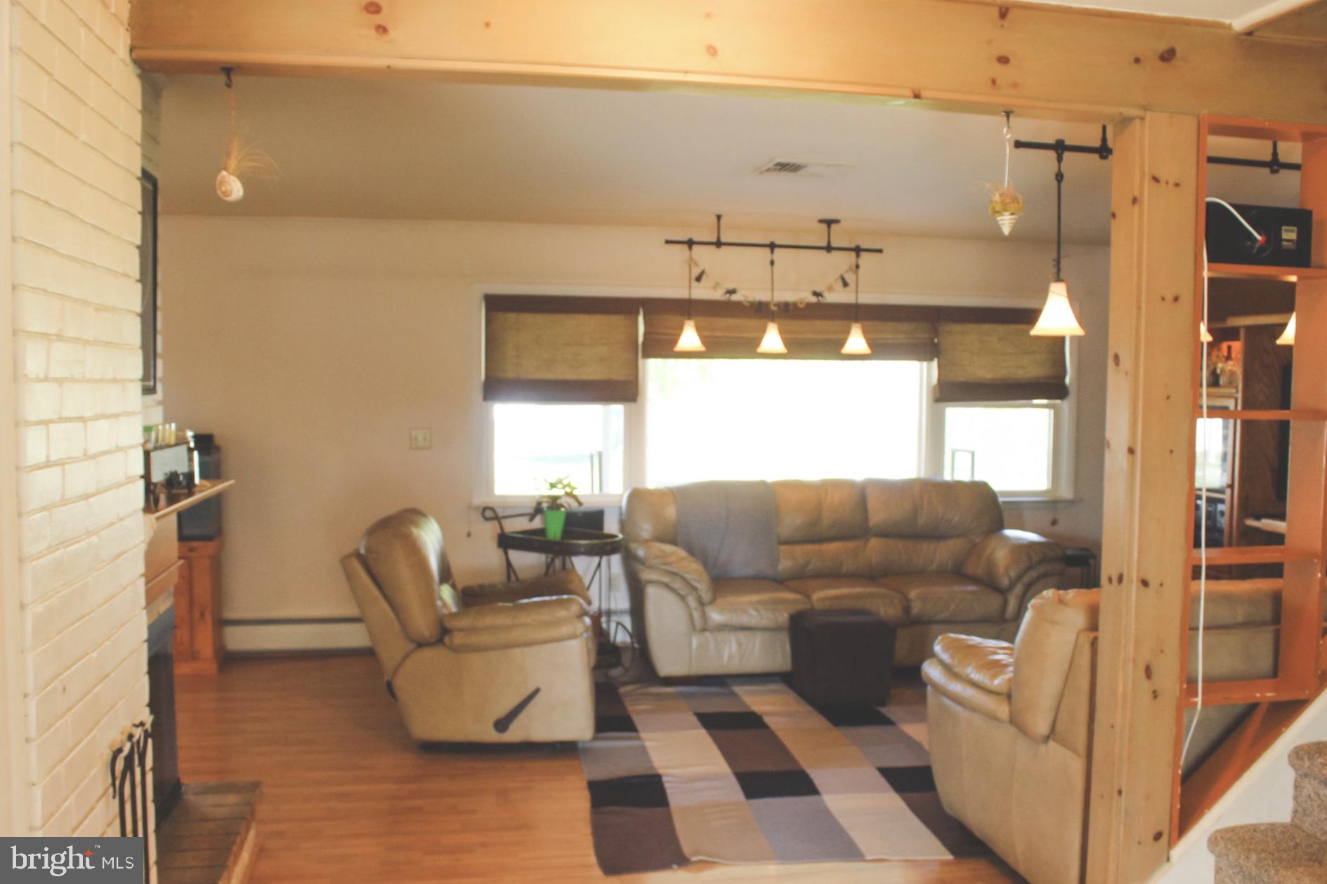 19 Red Berry Road Levittown, PA 19056 - Photo 3 of 39 Gallery Image 3