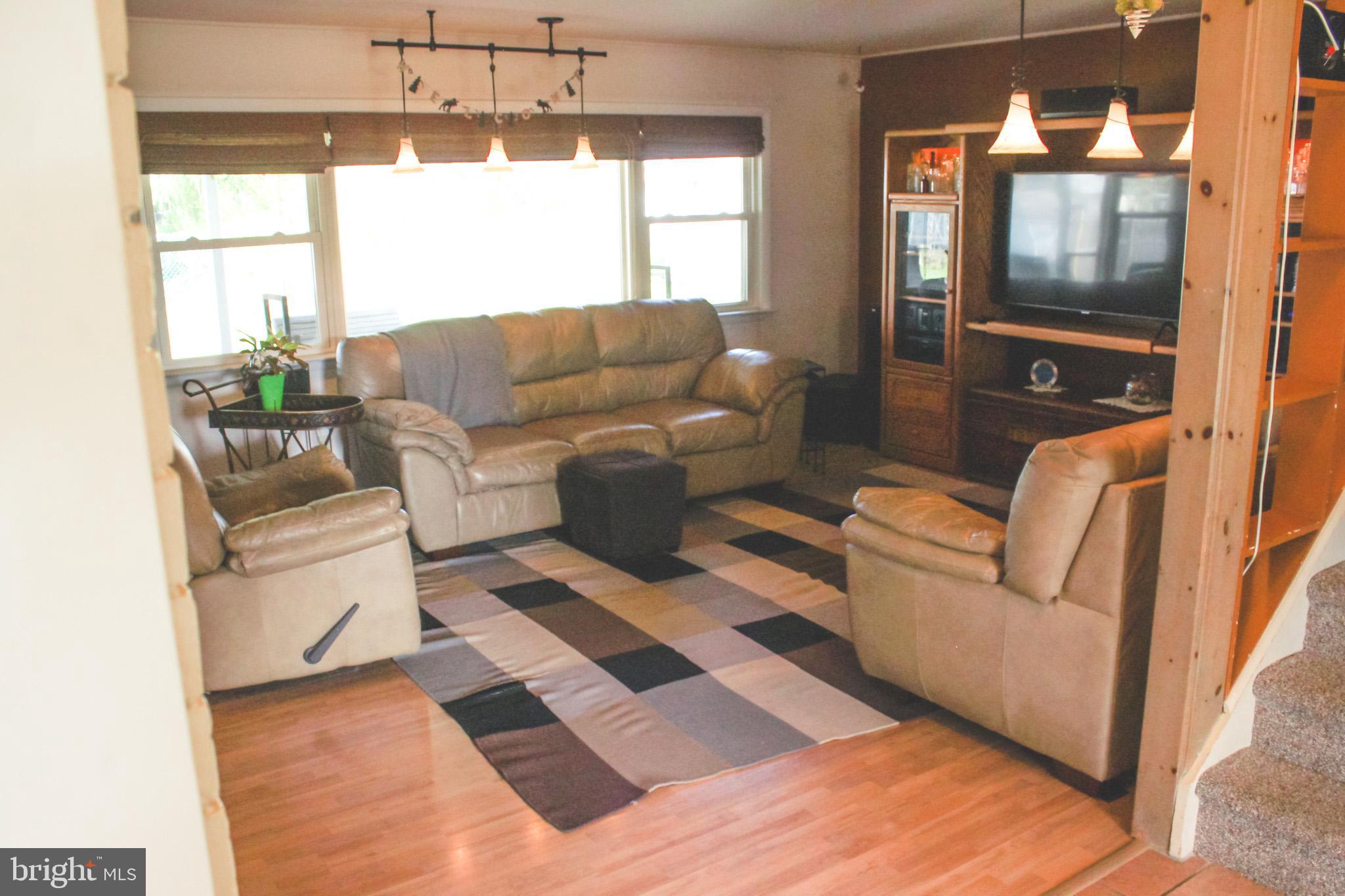 19 Red Berry Road Levittown, PA 19056 - Photo 4 of 39 Gallery Image 4