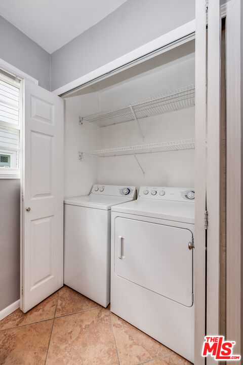 4539 Atoll Avenue Sherman Oaks, CA 91423 - Photo 11 of 28 a utility room with dryer and washer