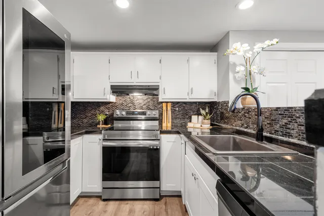 $350,000 | 10 Kingston Court, Unit 10, Merrimack, NH 03054