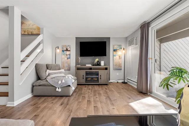 $350,000 | 10 Kingston Court, Unit 10, Merrimack, NH 03054