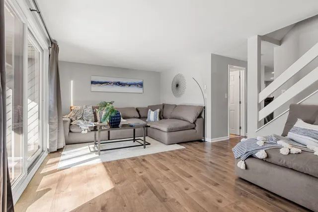 $350,000 | 10 Kingston Court, Unit 10, Merrimack, NH 03054