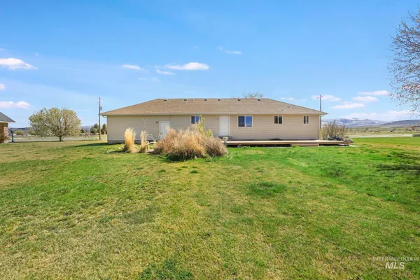 $425,000 | 445 South College Street, Oakley, ID 83346