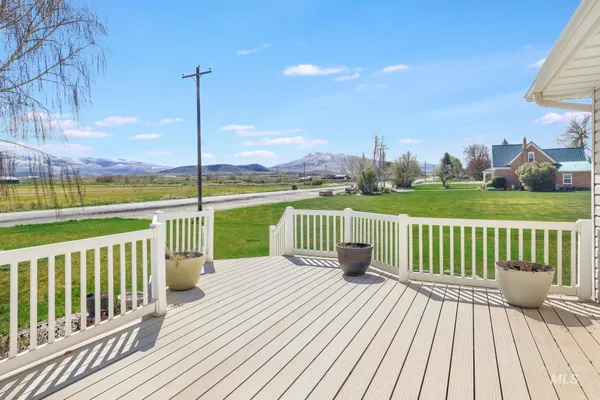 $425,000 | 445 South College Street, Oakley, ID 83346