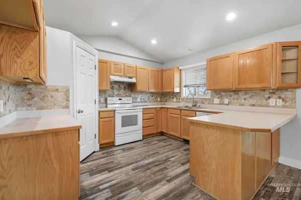 $425,000 | 445 South College Street, Oakley, ID 83346