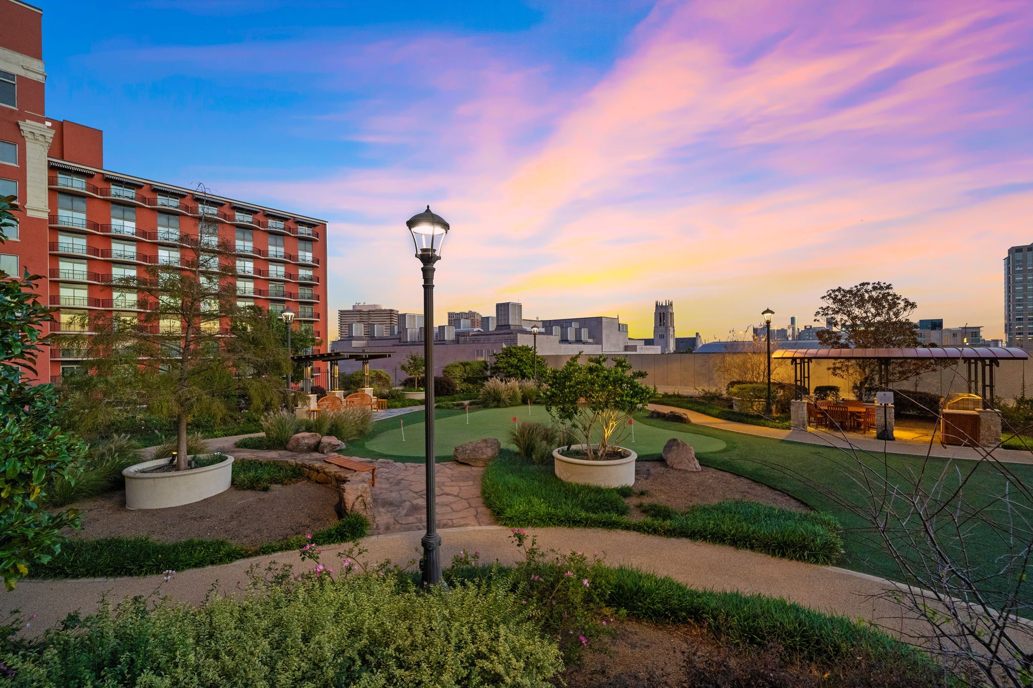 1111 Hermann Drive, Unit 28D Houston, TX 77004 - Photo 45 of 49 a view of a city and a patio