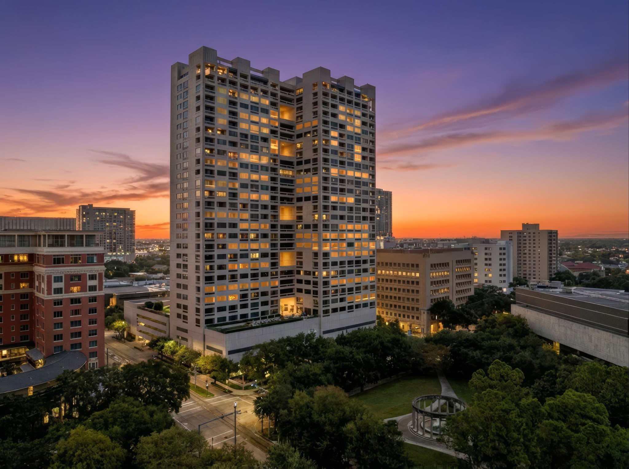 1111 Hermann Drive, Unit 28D Houston, TX 77004 - Photo 5 of 49 a view of a city