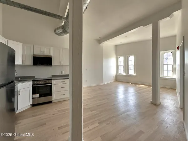 $2,000 | 155 River Street, Unit 5C, Troy, NY 12180