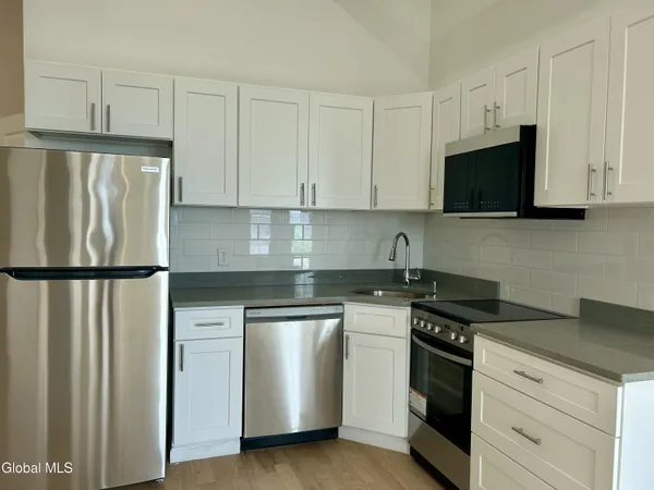 $2,000 | 155 River Street, Unit 5C, Troy, NY 12180