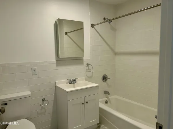 $2,000 | 155 River Street, Unit 5C, Troy, NY 12180