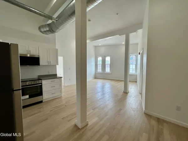 $2,000 | 155 River Street, Unit 5C, Troy, NY 12180