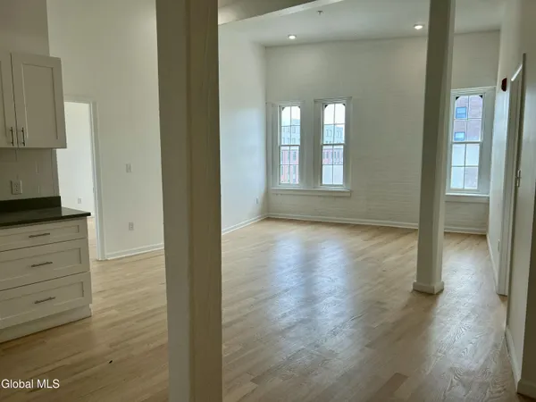 $2,000 | 155 River Street, Unit 5C, Troy, NY 12180