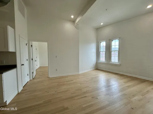 $2,000 | 155 River Street, Unit 5C, Troy, NY 12180