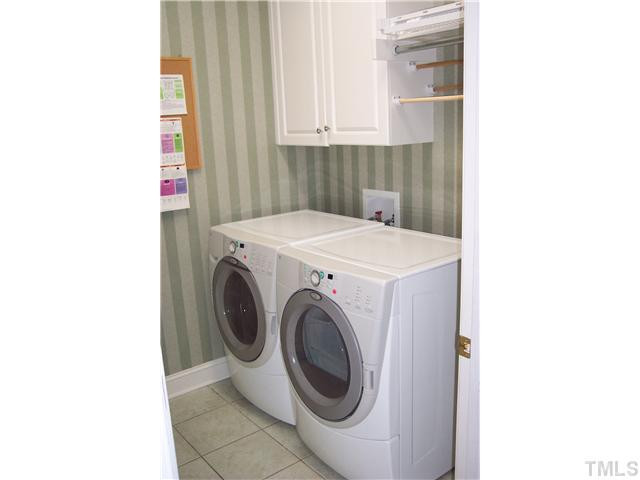 1909 Kenwyck Manor Way Raleigh, NC 27612 - Photo 9 of 10 Laundry Room
