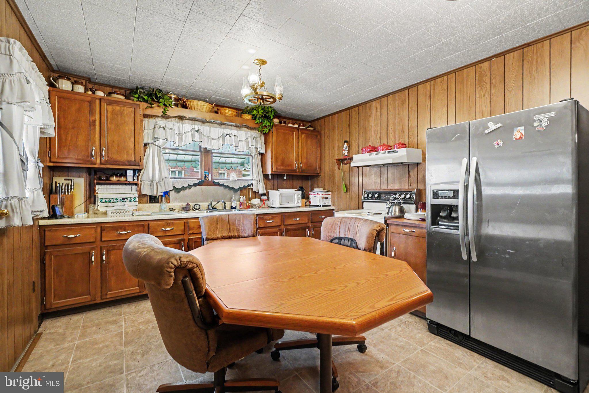 813 Main Street Lykens, PA 17048 - Photo 6 of 28