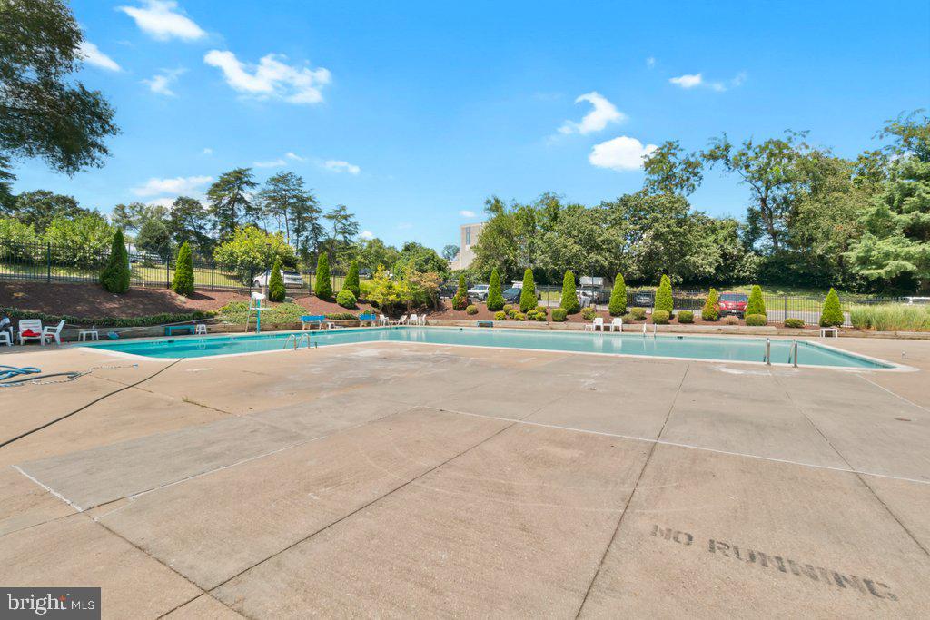 1836 Metzerott Road, Unit 905 Hyattsville, MD 20783 - Photo 9 of 16
