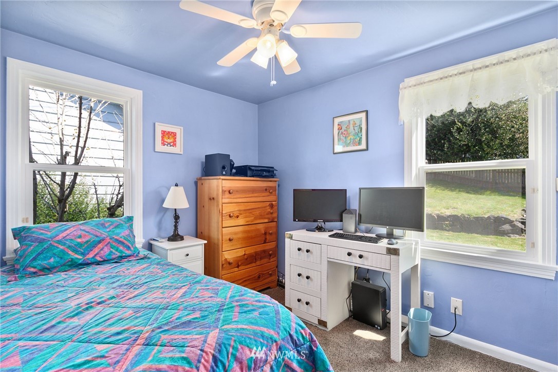 476 Bronson Way Northeast Renton, WA 98056 - Photo 11 of 18