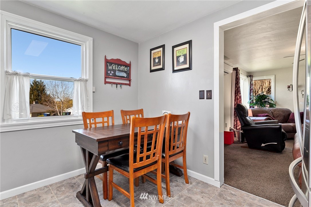 476 Bronson Way Northeast Renton, WA 98056 - Photo 6 of 18