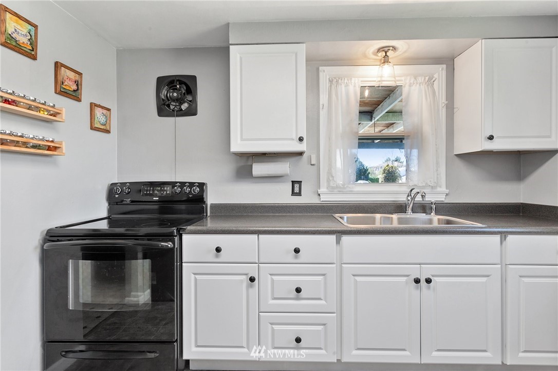 476 Bronson Way Northeast Renton, WA 98056 - Photo 8 of 18