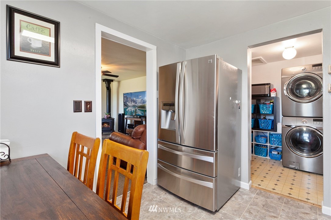 476 Bronson Way Northeast Renton, WA 98056 - Photo 9 of 18