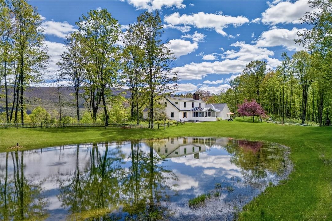 7537 Main Street Manchester, VT 05255 - Photo 4 of 49