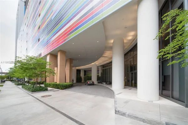 $3,700 | 45 Southwest 9th Street, Unit 3809, Miami, FL 33130