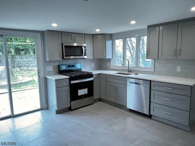 $3,000 | 28 Iroquois Avenue, Lincoln Park, NJ 07035