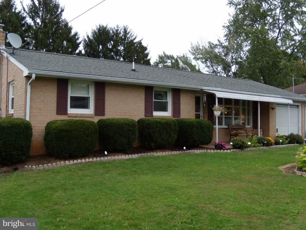 2145 Teslin Road York, PA 17404 - Photo 1 of 18