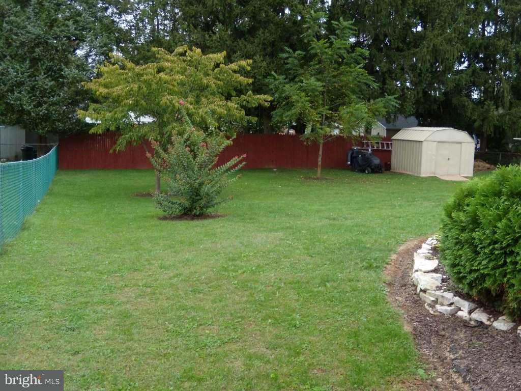 2145 Teslin Road York, PA 17404 - Photo 3 of 18