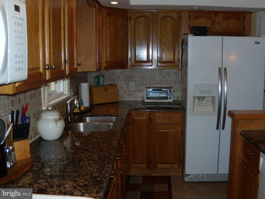 2145 Teslin Road York, PA 17404 - Photo 9 of 18