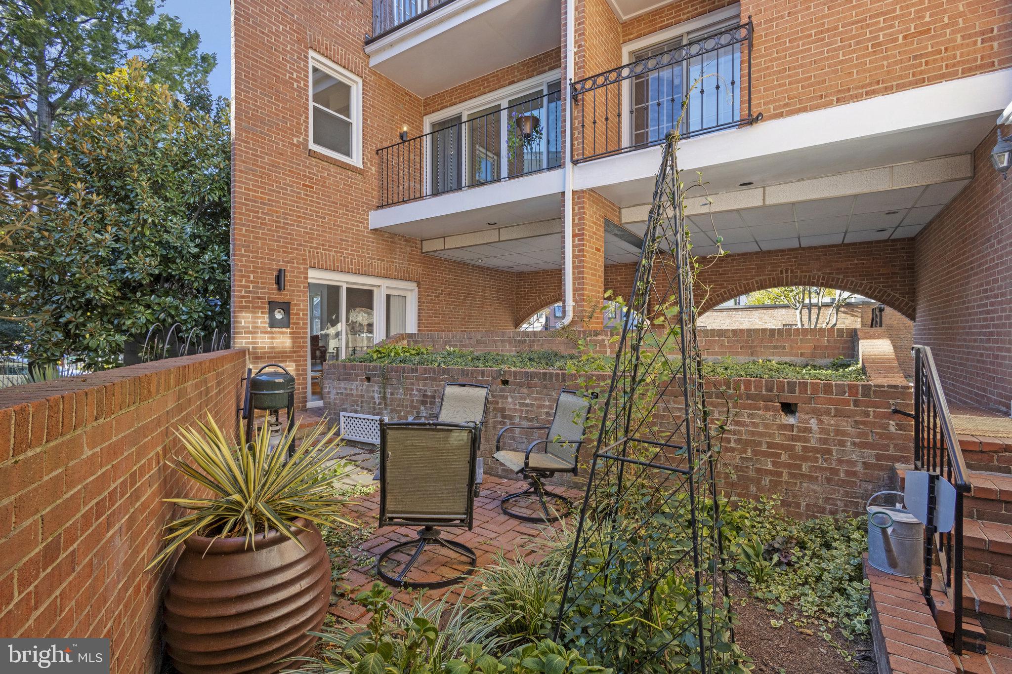 116 Commerce Street Alexandria, VA 22314 - Photo 36 of 50 Charming courtyard retreat awaits you.