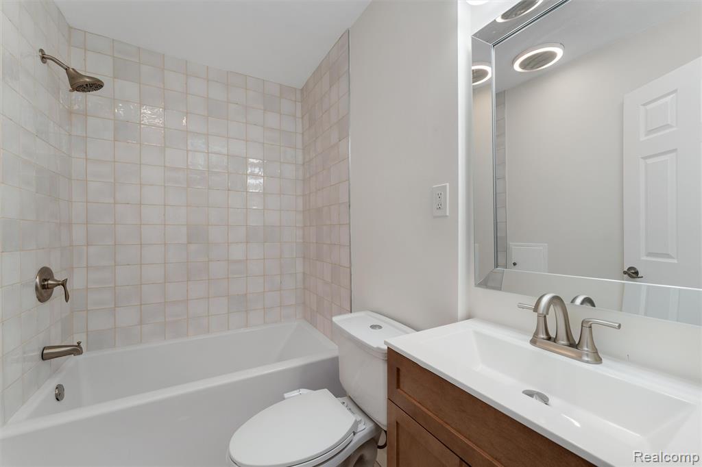 3274 Harvard Road Royal Oak, MI 48073 - Photo 15 of 28 Gallery Image 15