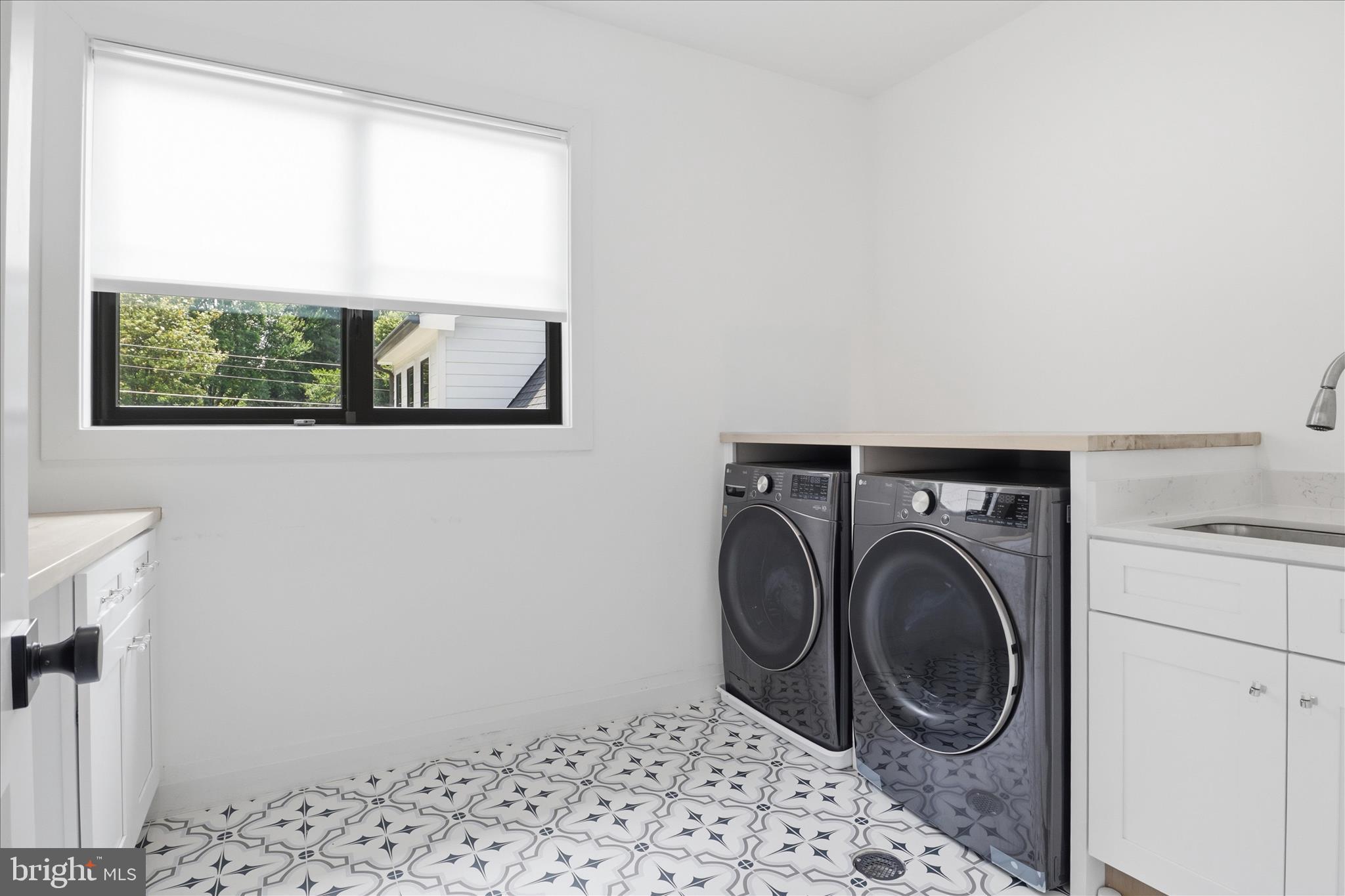 202 Branch Road Southeast Vienna, VA 22180 - Photo 39 of 59 a utility room with dryer and washer