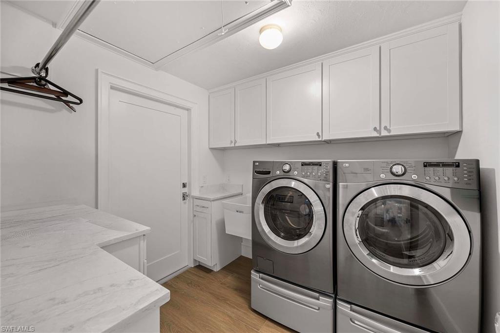 688 Parkview Lane Naples, FL 34103 - Photo 21 of 32