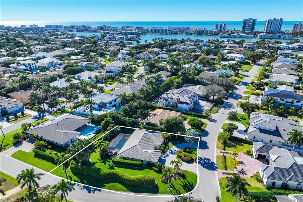 688 Parkview Lane Naples, FL 34103 - Photo 29 of 32