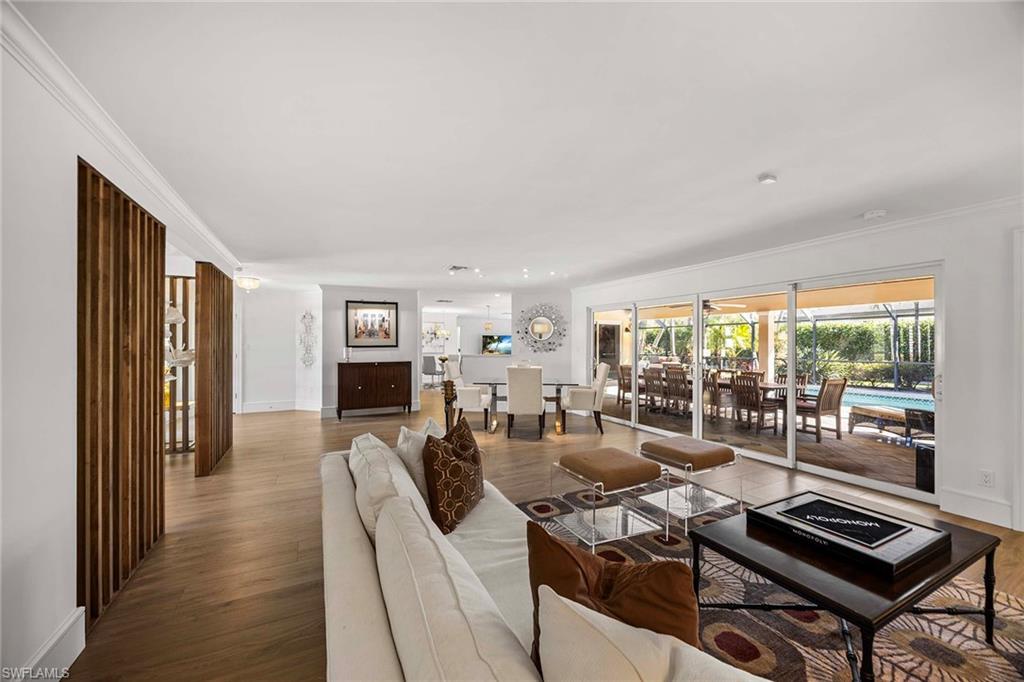 688 Parkview Lane Naples, FL 34103 - Photo 4 of 32