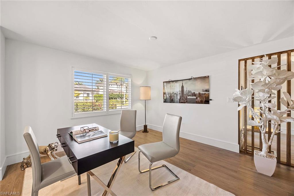 688 Parkview Lane Naples, FL 34103 - Photo 7 of 32