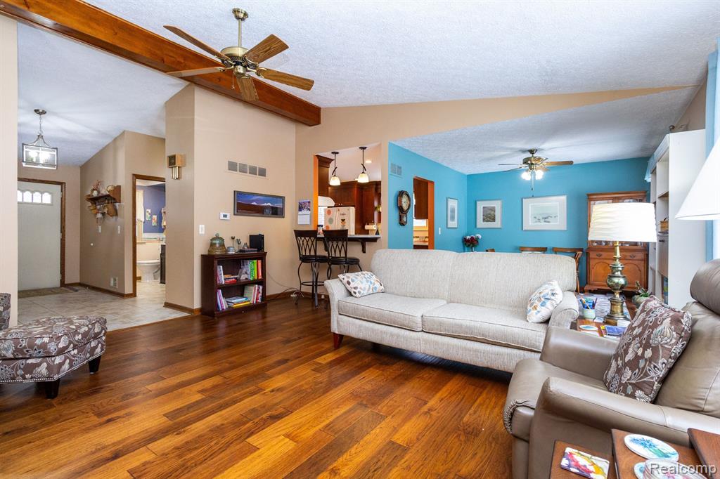 573 Lockmoore Court Rochester Hills, MI 48307 - Photo 8 of 59