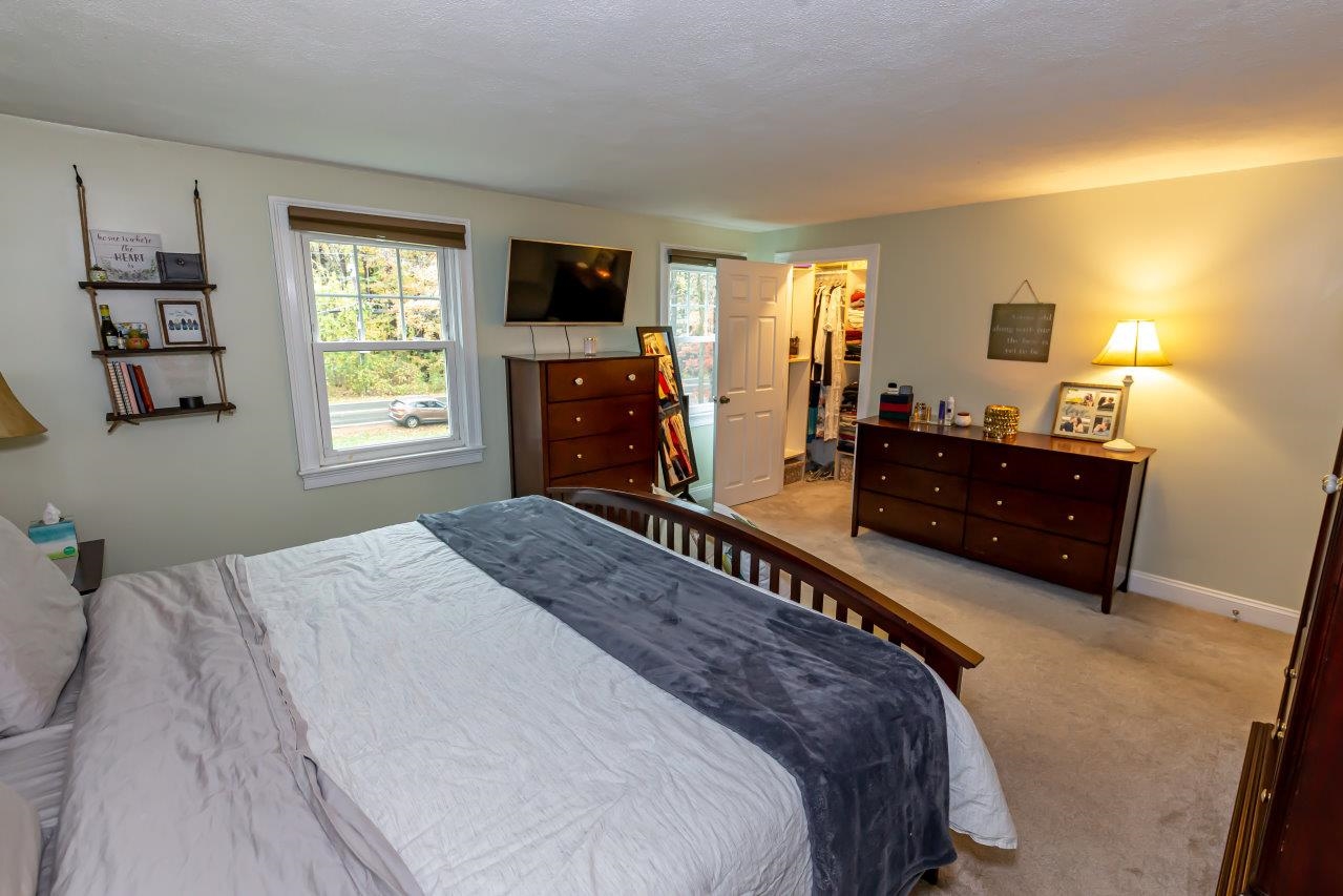 54 R Windham Road Derry, NH 03038 - Photo 23 of 40