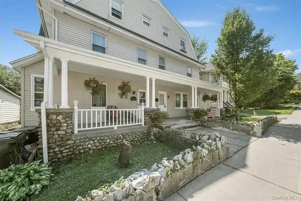 $2,600 | 19 Walnut Avenue, Unit 2, Highland Falls, NY 10928
