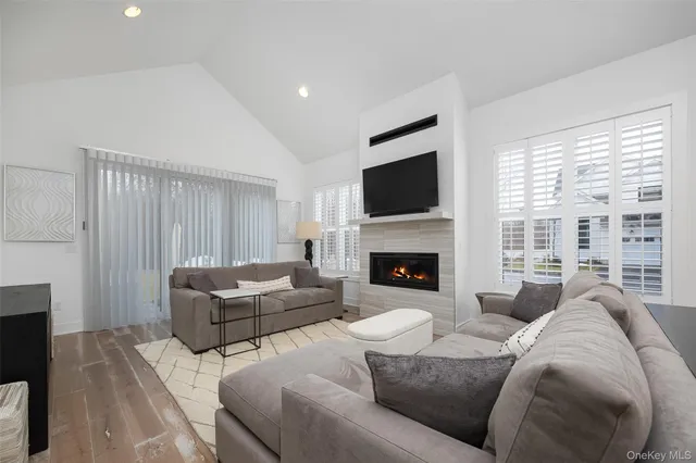 $949,000 | 247 Superior Court, Beacon, NY 12508