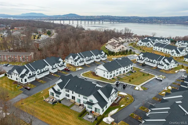 $949,000 | 247 Superior Court, Beacon, NY 12508