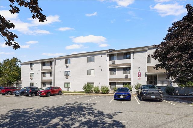 $2,150 | 66 Girard Avenue, Unit 110, Newport, RI 02840