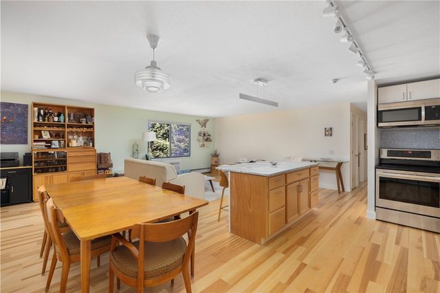 $2,150 | 66 Girard Avenue, Unit 110, Newport, RI 02840