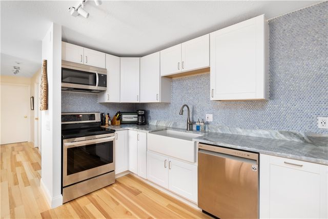 $2,150 | 66 Girard Avenue, Unit 110, Newport, RI 02840