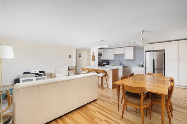 $2,150 | 66 Girard Avenue, Unit 110, Newport, RI 02840