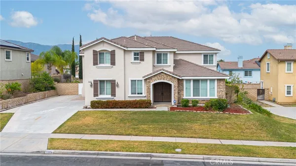 $1,220,000 | 2272 Mary Clare Street, Corona, CA 92882