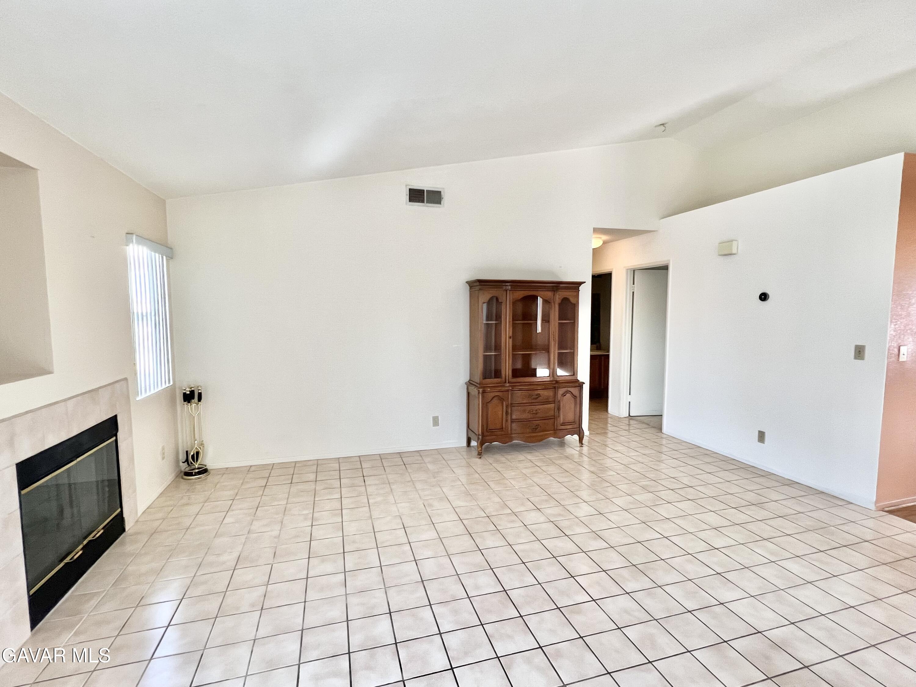 44227 63rd Street West Lancaster, CA 93536 - Photo 7 of 21 IMG_2932